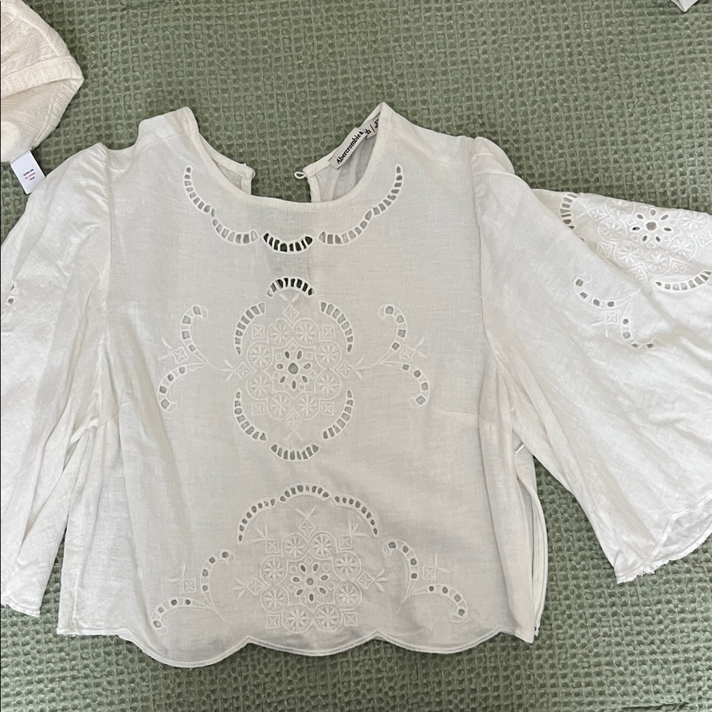 Abercrombie & Fitch White Embroidered Blouse